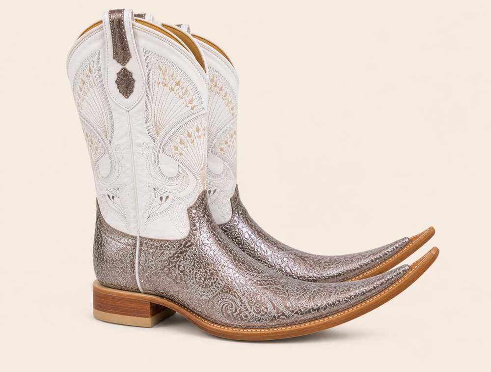Old Corral‎ Silver Embossed Snip Toe Cowboy Boots Curved Toe Western Y2K Luxe 9